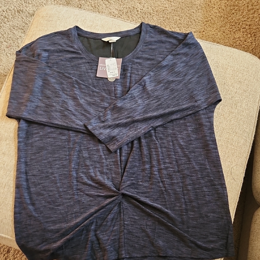NWT CJBANKS  Navy Long Sleeve Top SIZE 2X